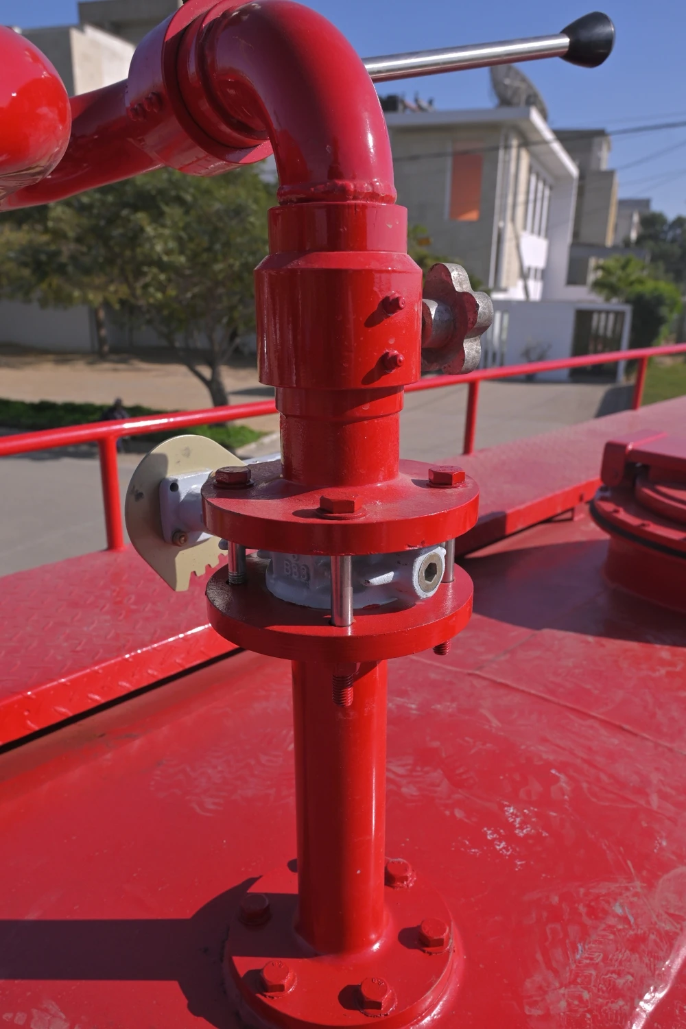 MWB tank access and ladder